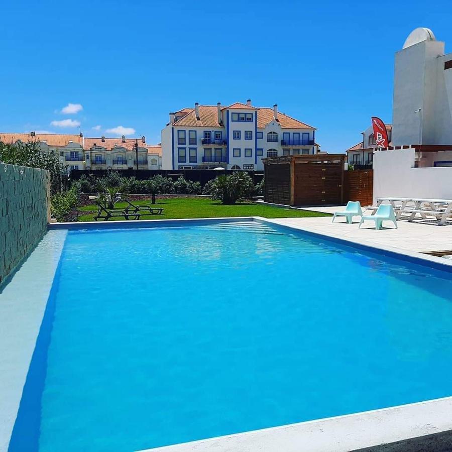 Alex Surf Hostel Đảo Đảo Baleal Ngoại thất bức ảnh